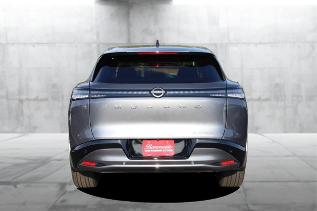 Nissan Murano Vehicle Full-screen Gallery Image 5