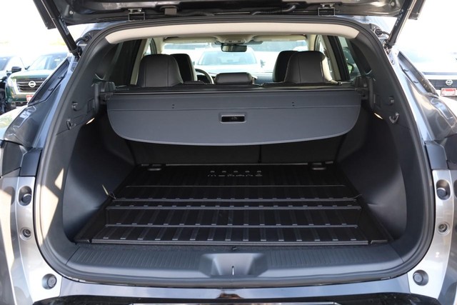 Nissan Murano Vehicle Full-screen Gallery Image 8
