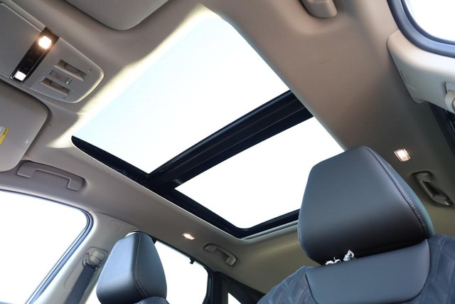 Nissan Murano Vehicle Full-screen Gallery Image 10