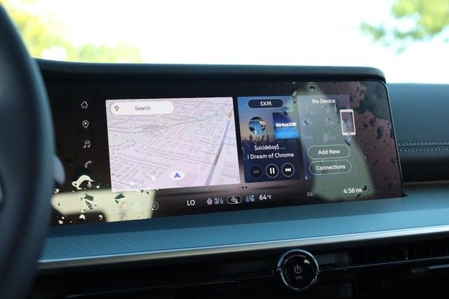Nissan Murano Vehicle Full-screen Gallery Image 15