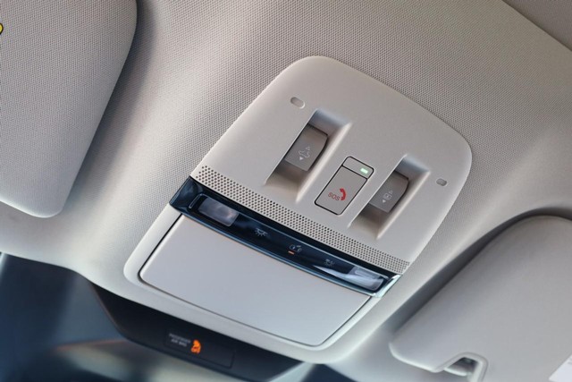 Nissan Murano Vehicle Full-screen Gallery Image 21