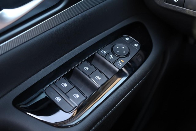 Nissan Murano Vehicle Full-screen Gallery Image 22