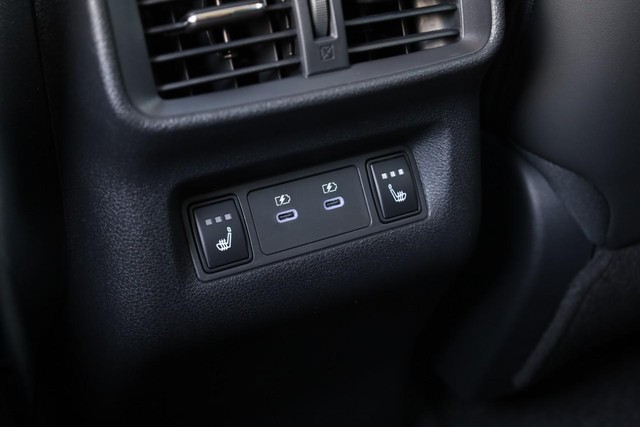 Nissan Murano Vehicle Full-screen Gallery Image 28