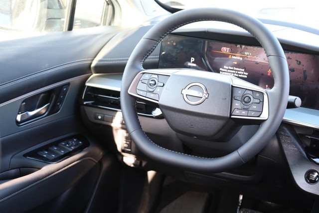 Nissan Murano Vehicle Full-screen Gallery Image 30