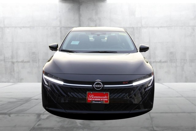 Nissan Sentra Vehicle Full-screen Gallery Image 4