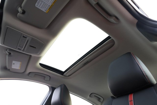 Nissan Sentra Vehicle Full-screen Gallery Image 9