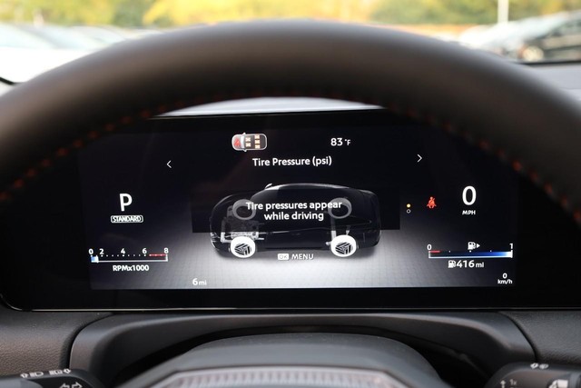 Nissan Sentra Vehicle Full-screen Gallery Image 11