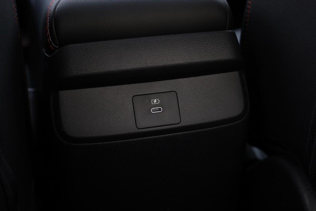 Nissan Sentra Vehicle Full-screen Gallery Image 23