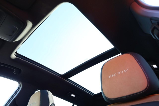 Chevrolet Equinox Vehicle Full-screen Gallery Image 09