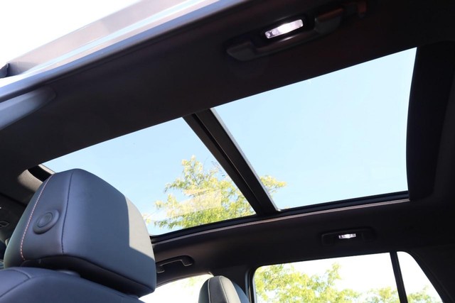 Chevrolet Equinox Vehicle Full-screen Gallery Image 10