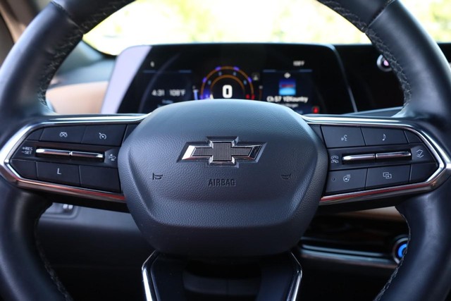 Chevrolet Equinox Vehicle Full-screen Gallery Image 11