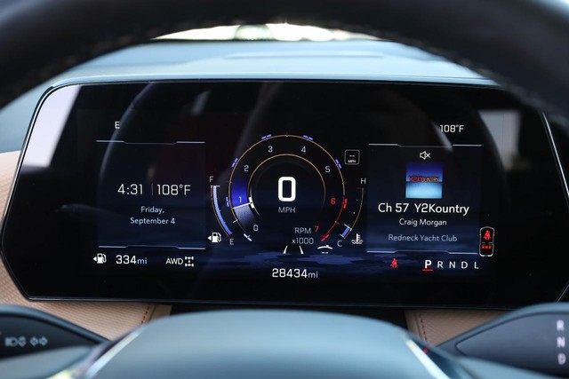 Chevrolet Equinox Vehicle Full-screen Gallery Image 12