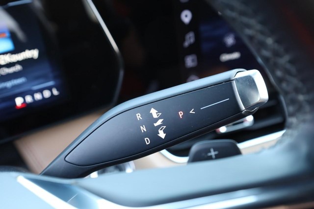 Chevrolet Equinox Vehicle Full-screen Gallery Image 18