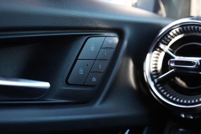 Chevrolet Equinox Vehicle Full-screen Gallery Image 22