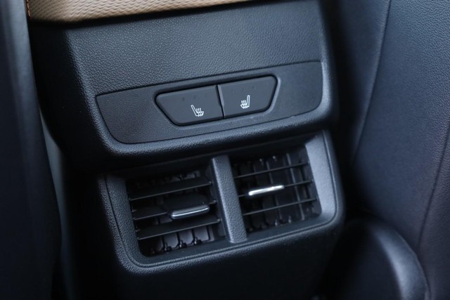 Chevrolet Equinox Vehicle Full-screen Gallery Image 25