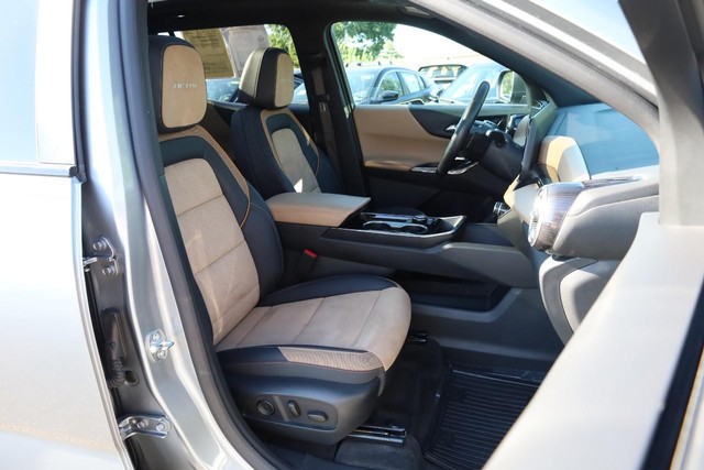Chevrolet Equinox Vehicle Full-screen Gallery Image 28