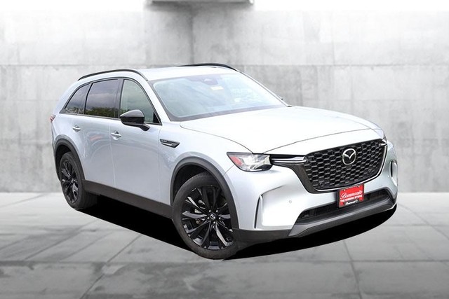 Mazda CX-90 Vehicle Full-screen Gallery Image 2