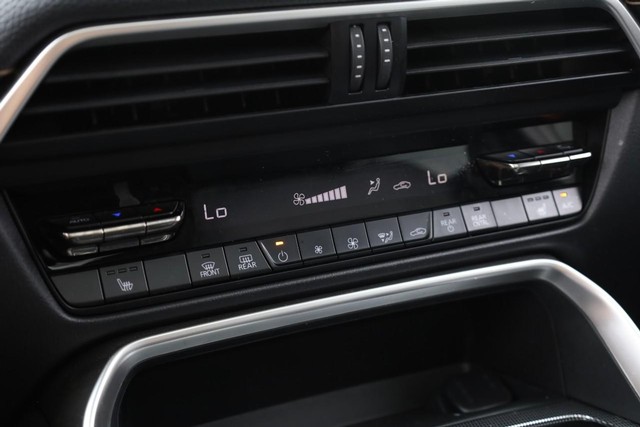 Mazda CX-90 Vehicle Full-screen Gallery Image 15