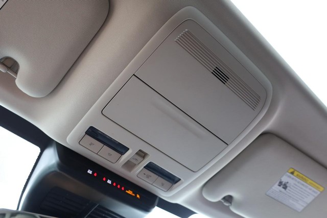Mazda CX-90 Vehicle Full-screen Gallery Image 18