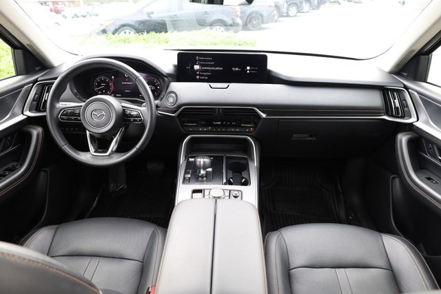Mazda CX-90 Vehicle Full-screen Gallery Image 25