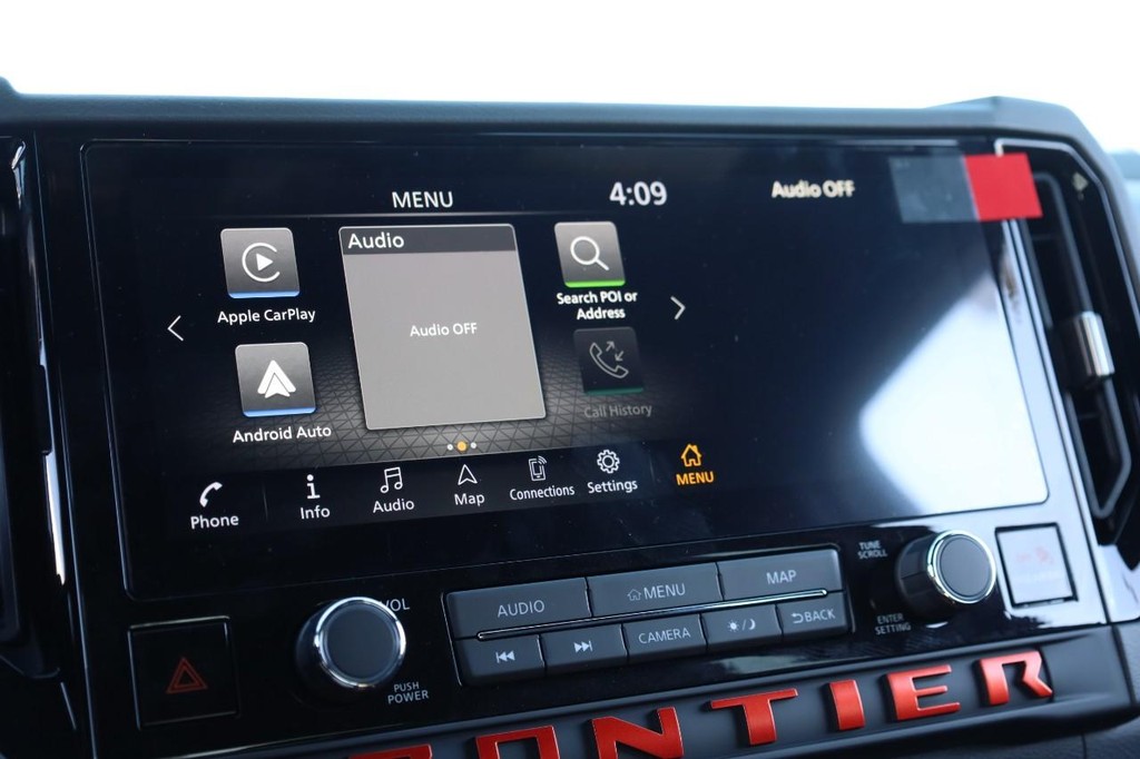 Nissan Frontier Vehicle Full-screen Gallery Image 12