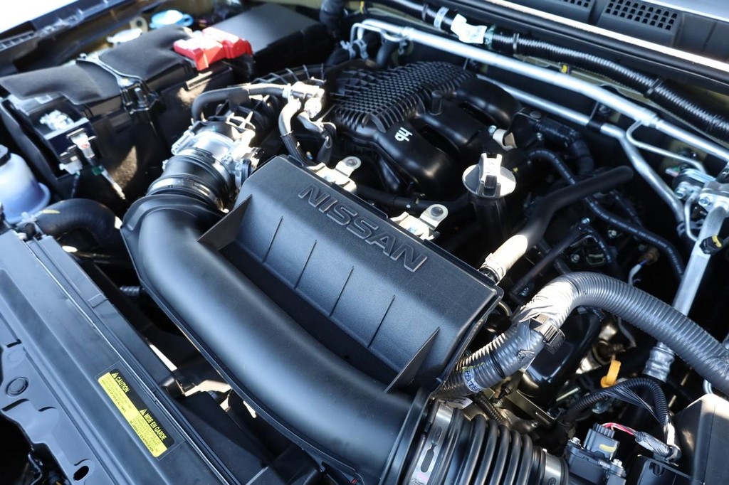Nissan Frontier Vehicle Full-screen Gallery Image 28