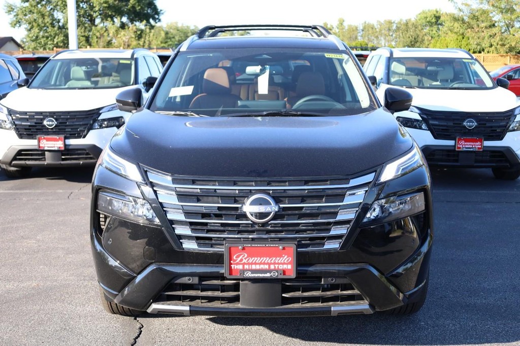 Nissan Rogue Vehicle Image 04