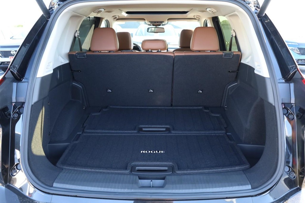 Nissan Rogue Vehicle Image 07