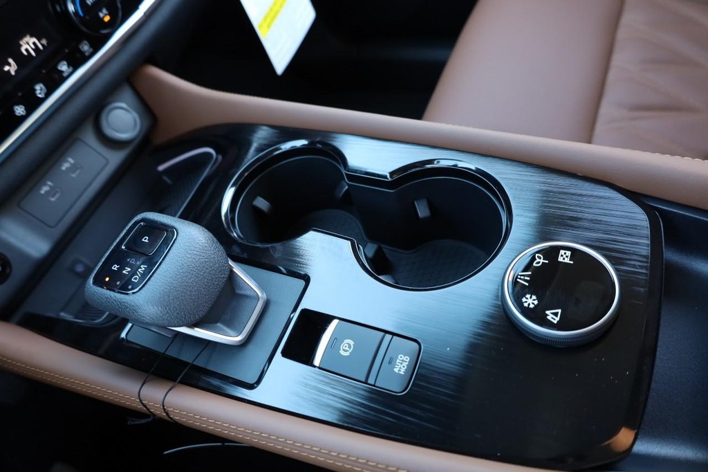 Nissan Rogue Vehicle Image 18