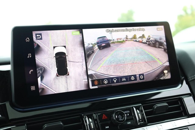 Nissan Pathfinder Vehicle Full-screen Gallery Image 15
