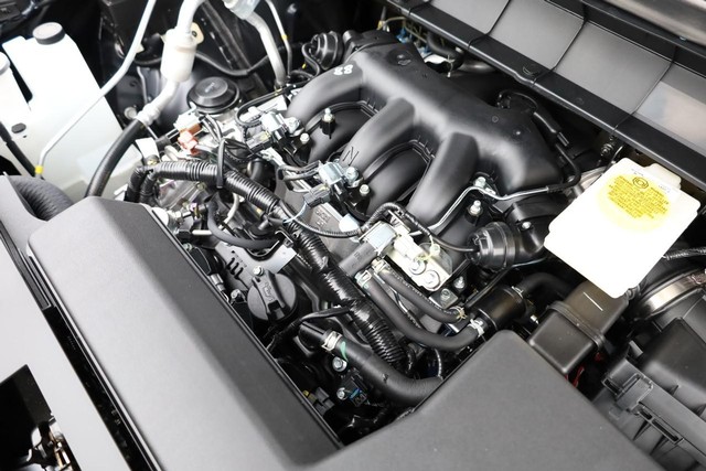 Nissan Pathfinder Vehicle Full-screen Gallery Image 33