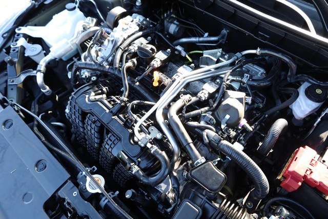 Nissan Altima Vehicle Full-screen Gallery Image 25