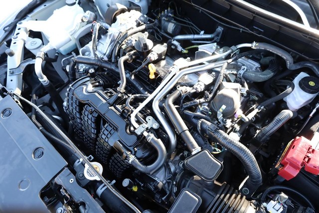 Nissan Altima Vehicle Full-screen Gallery Image 24
