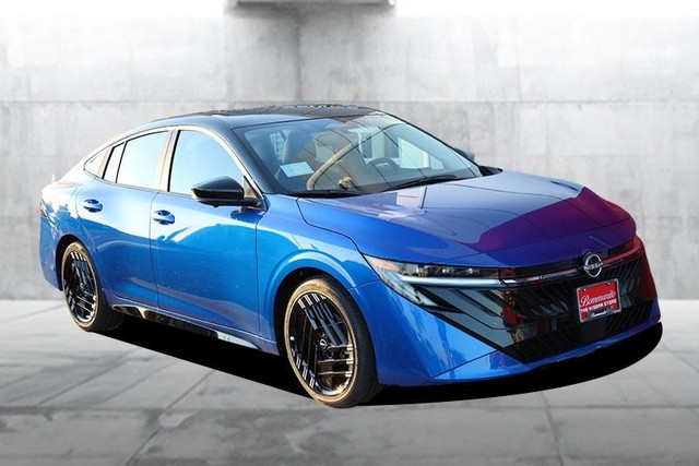 Nissan Sentra Vehicle Full-screen Gallery Image 2
