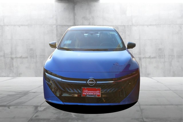 Nissan Sentra Vehicle Full-screen Gallery Image 4