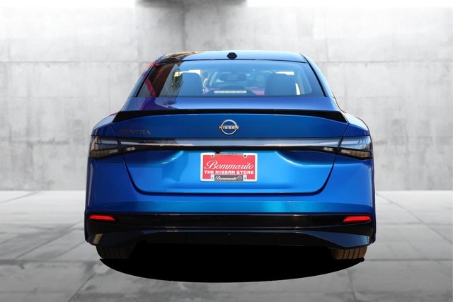 Nissan Sentra Vehicle Full-screen Gallery Image 6