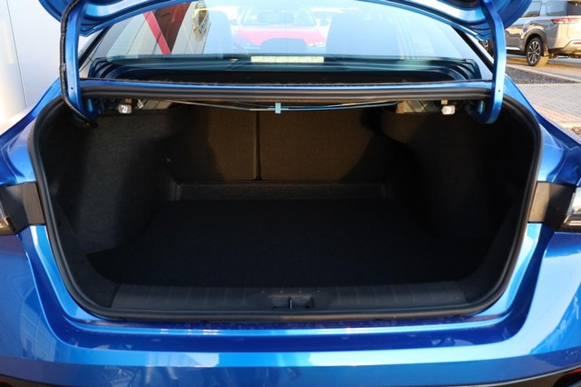 Nissan Sentra Vehicle Full-screen Gallery Image 7