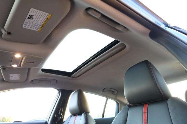 Nissan Sentra Vehicle Full-screen Gallery Image 9