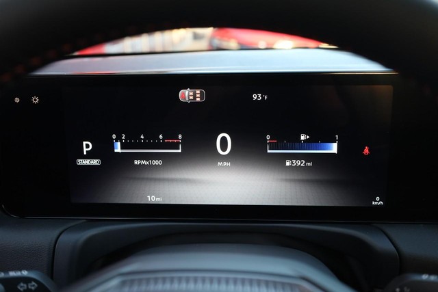 Nissan Sentra Vehicle Full-screen Gallery Image 11
