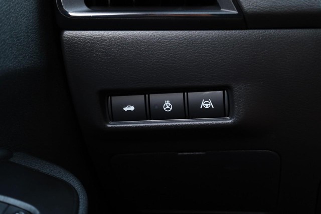 Nissan Sentra Vehicle Full-screen Gallery Image 20