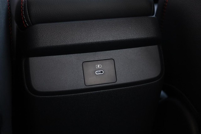 Nissan Sentra Vehicle Full-screen Gallery Image 23