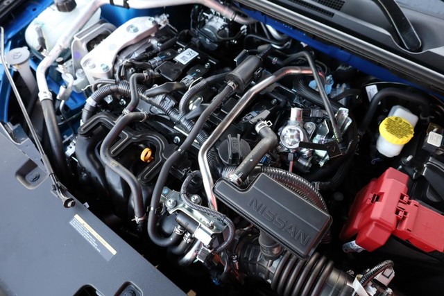 Nissan Sentra Vehicle Full-screen Gallery Image 27