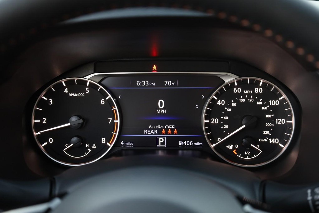 Nissan Altima Vehicle Image 11
