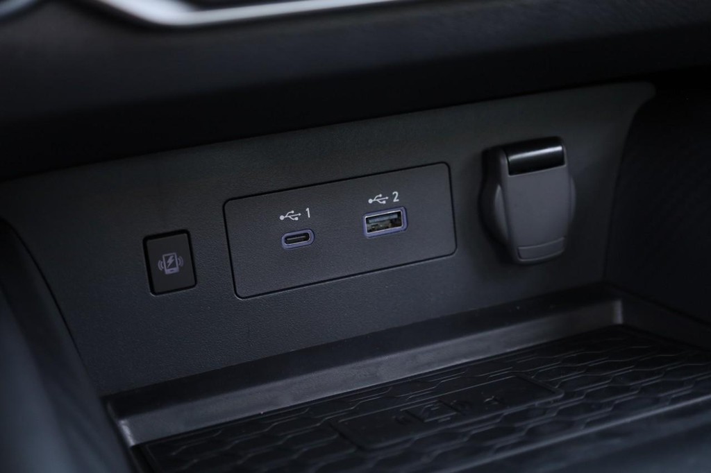 Nissan Altima Vehicle Image 15