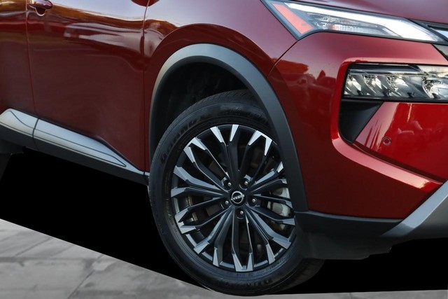 Nissan Rogue Vehicle Image 03