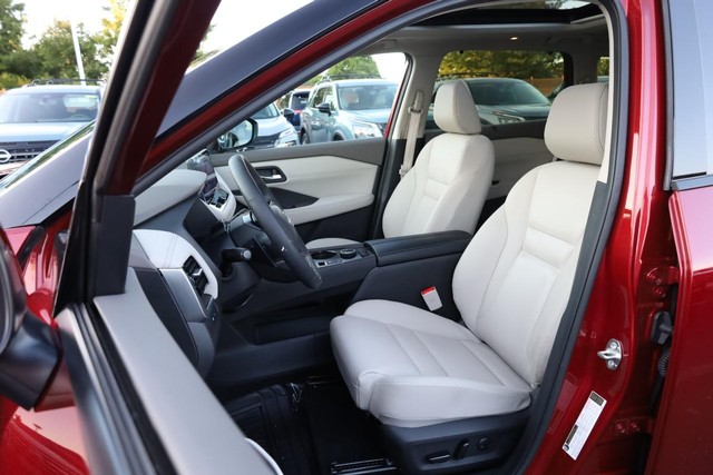 Nissan Rogue Vehicle Image 08