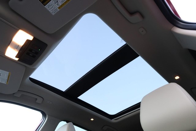 Nissan Rogue Vehicle Image 09