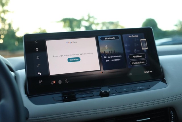 Nissan Rogue Vehicle Image 13