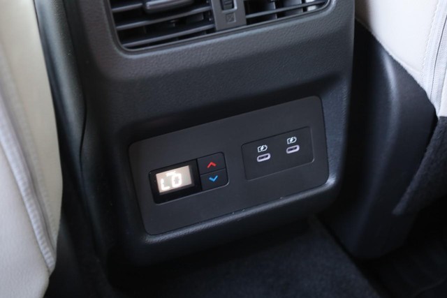 Nissan Rogue Vehicle Image 26