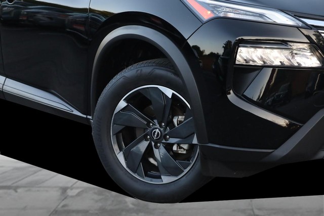 Nissan Rogue Vehicle Image 03